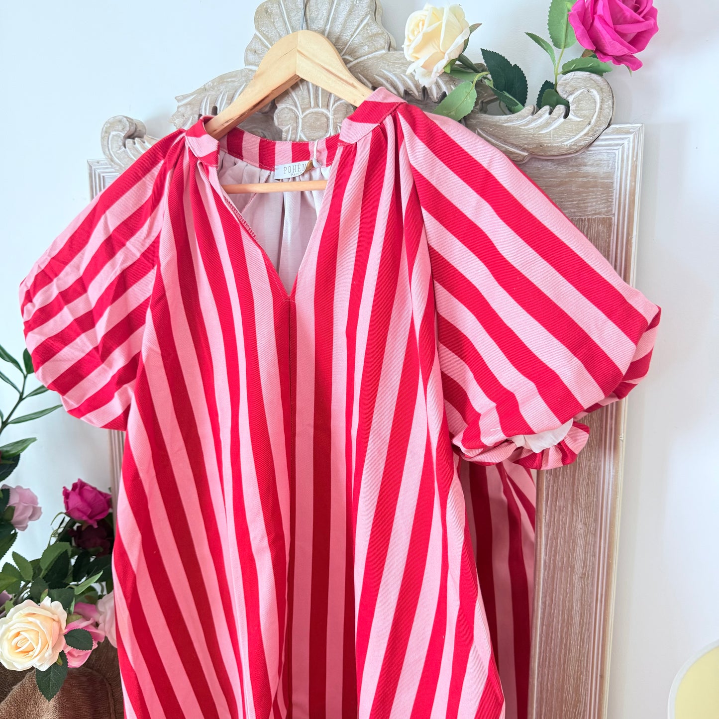 Rosa und rotes Kleid mit Ballonärmeln - Pohême