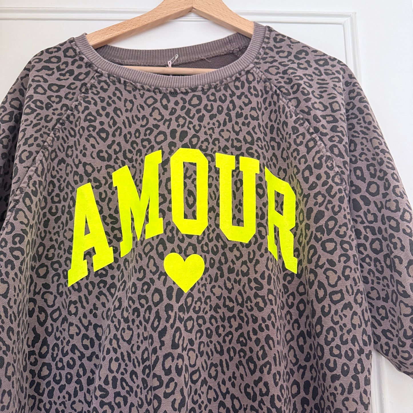 Sweat taupe léopard logo amour en coton taille unique LOUNAE