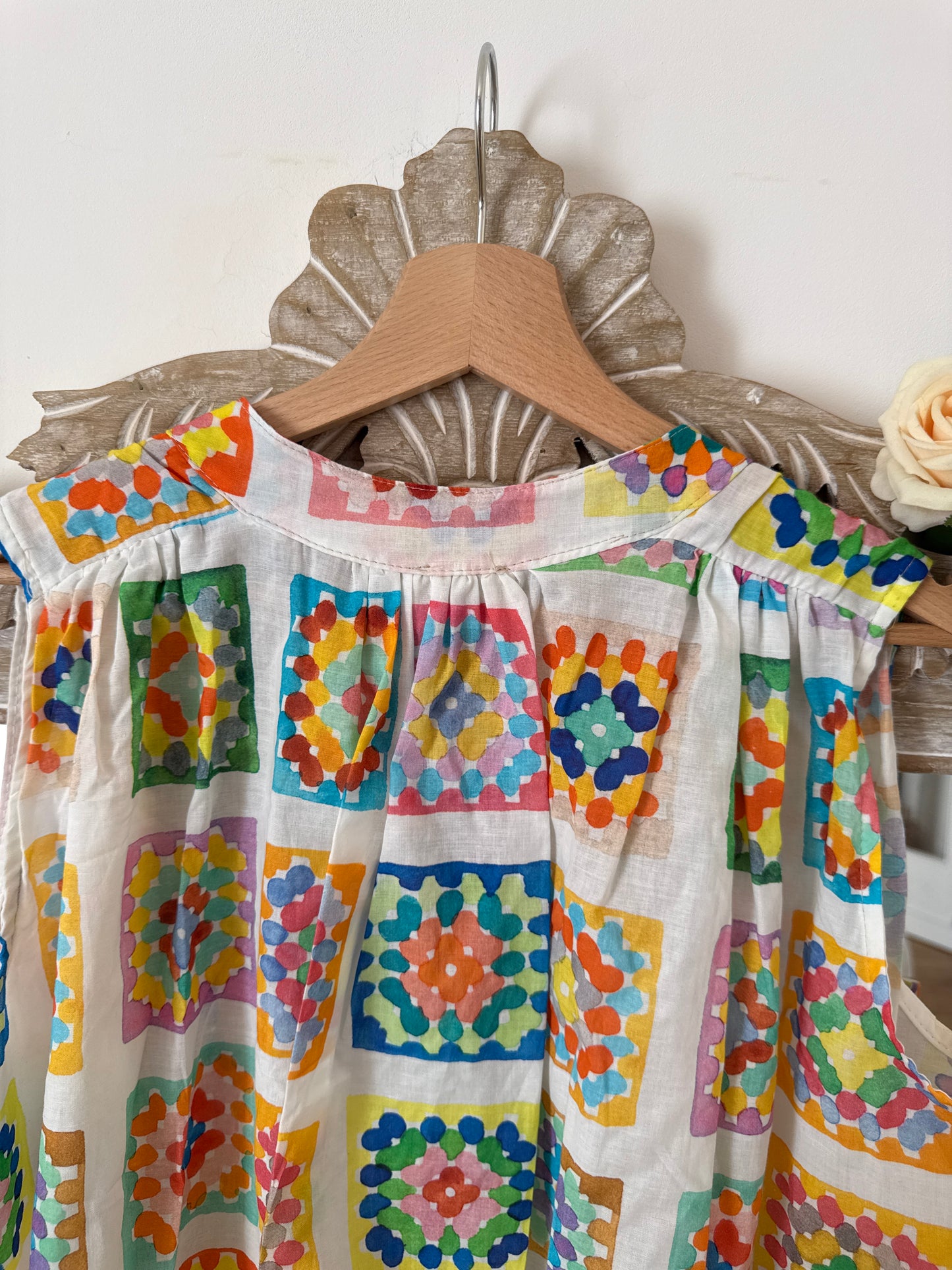 Blouse sans manches blanche et multicolore - Luizacco