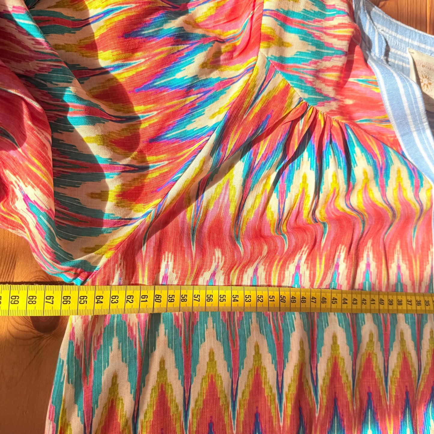 Kleid mit Print und Denim-Effekt – April Vintage