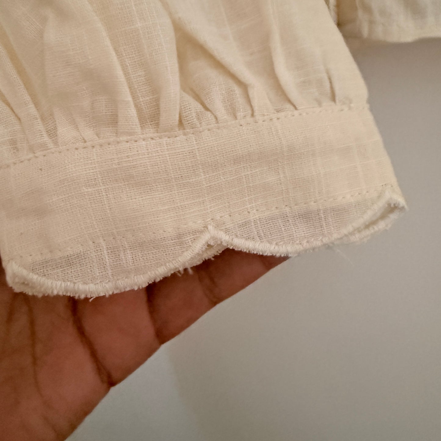 Chemise beige col à volant fleurie - It hippie