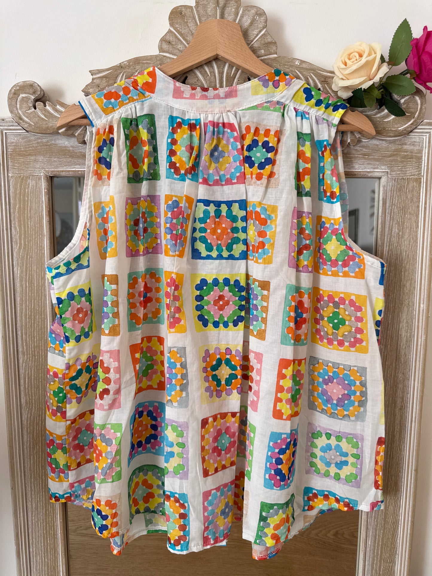 Blouse sans manches blanche et multicolore - Luizacco