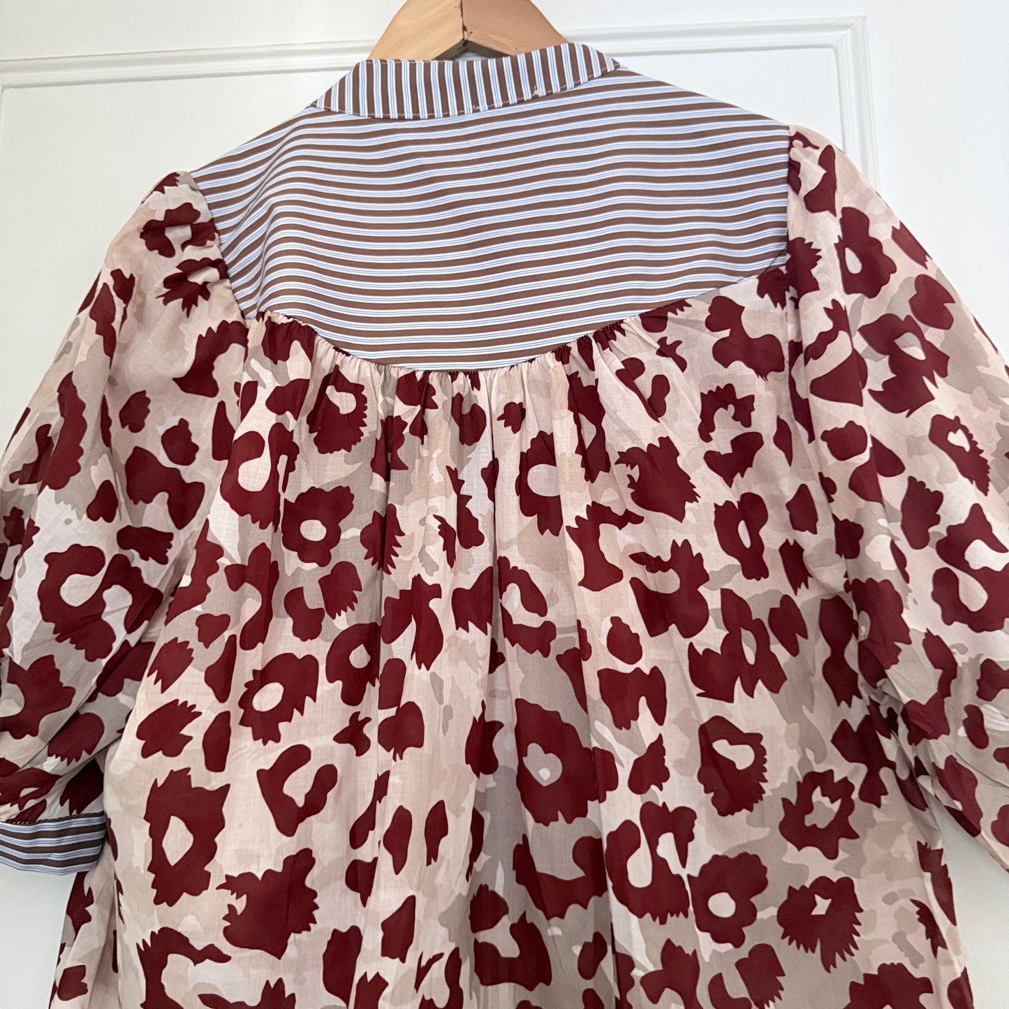 Blouse manches ballon beige et bordeaux en coton LOUNAE