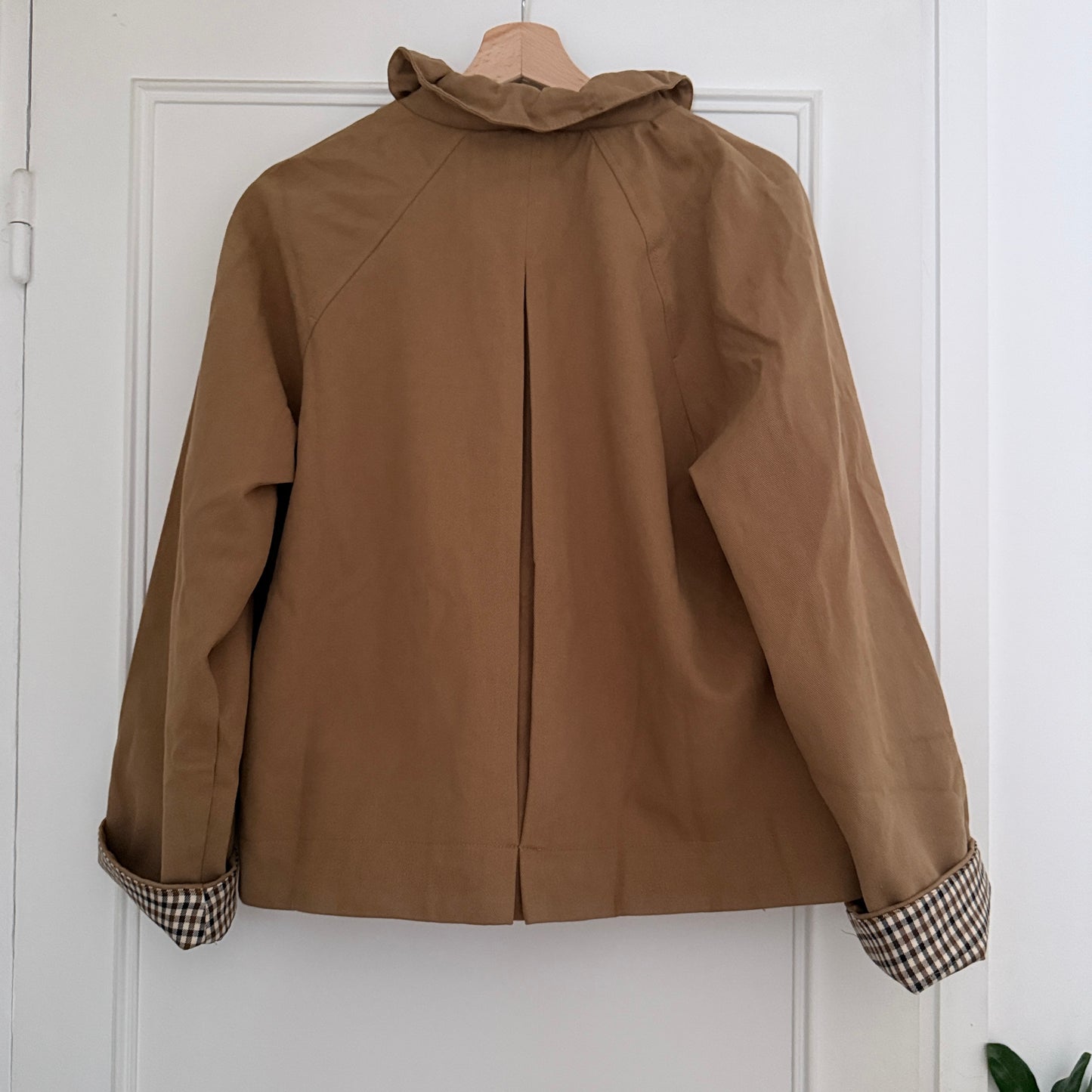 Trench court beige carreaux en coton