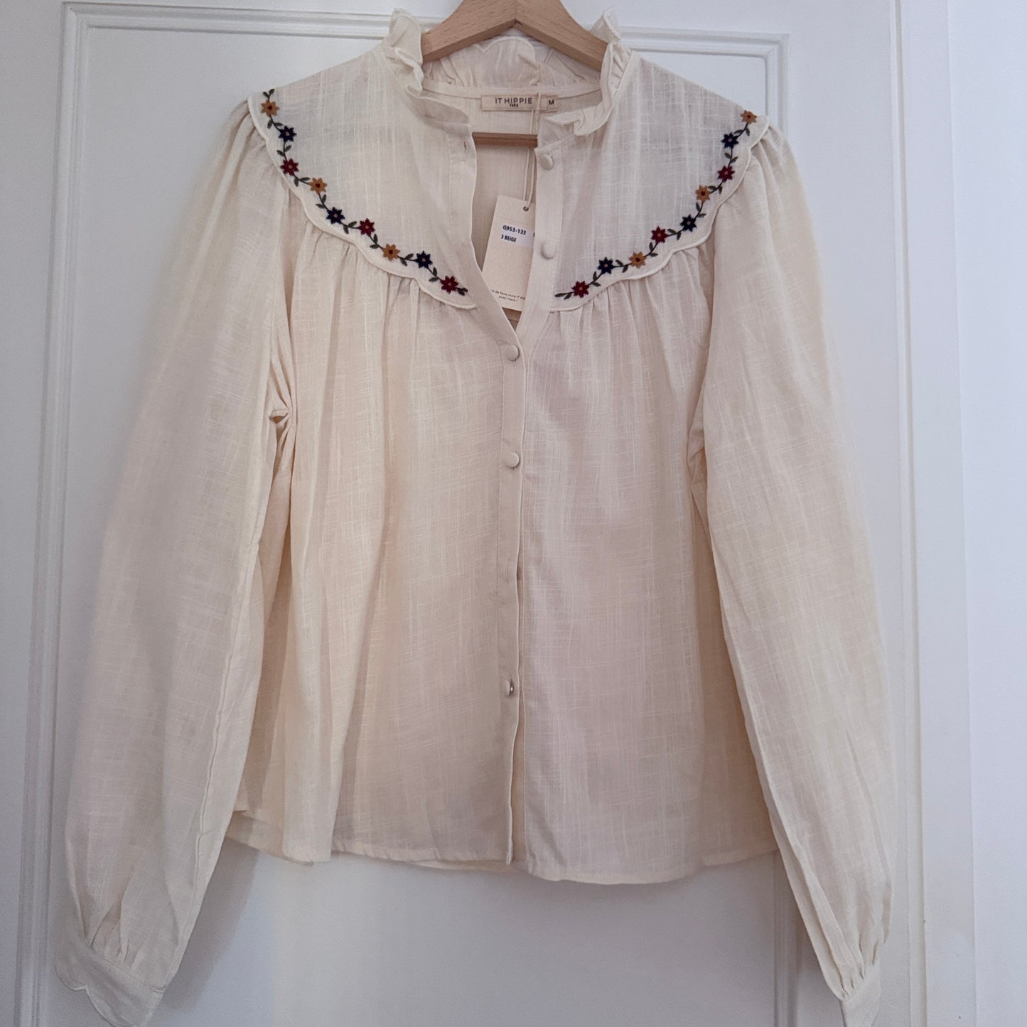 Chemise beige col à volant fleurie - It hippie