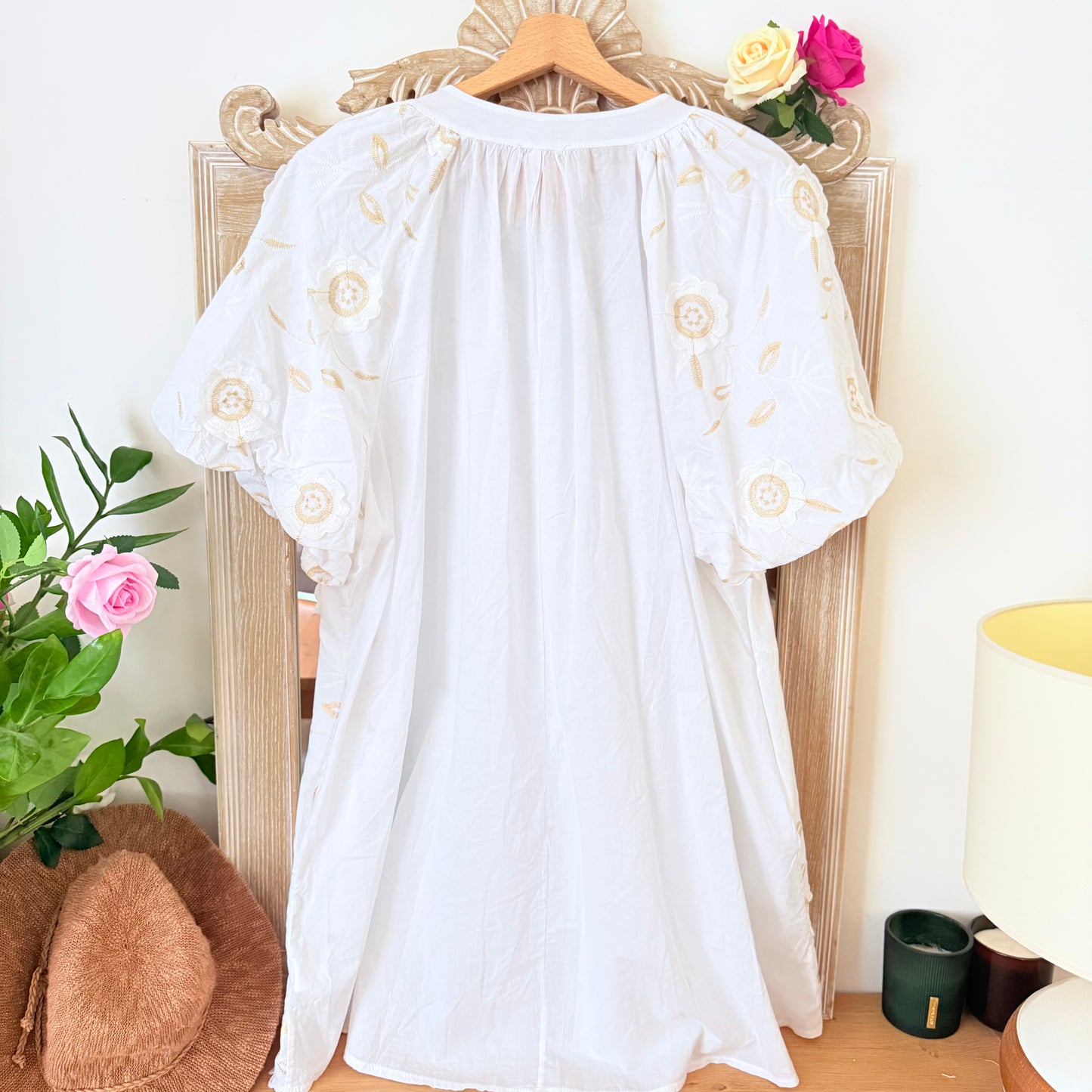 Weiß-goldenes Kleid - April Vintage